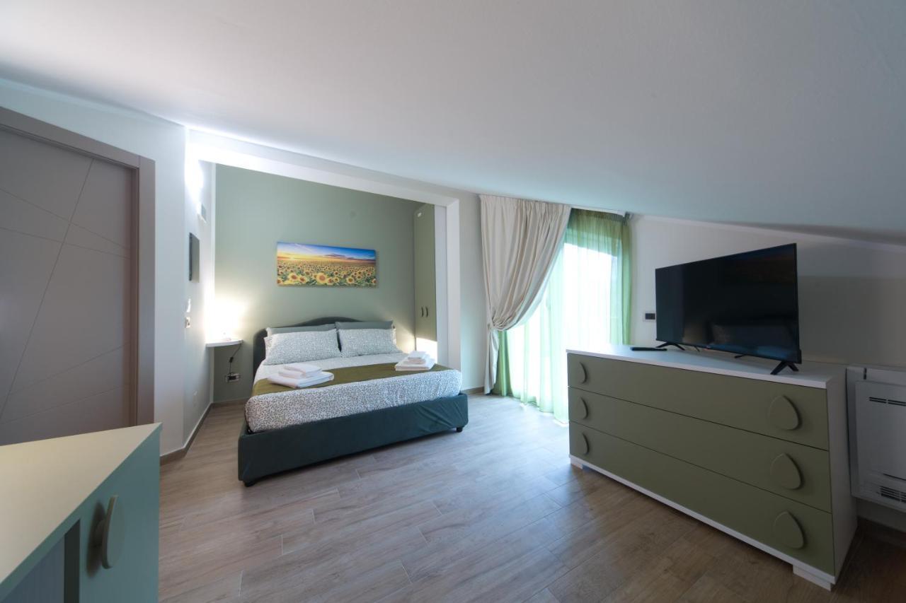 Slow Chic Apartment Beb Policlinico Messina Buitenkant foto
