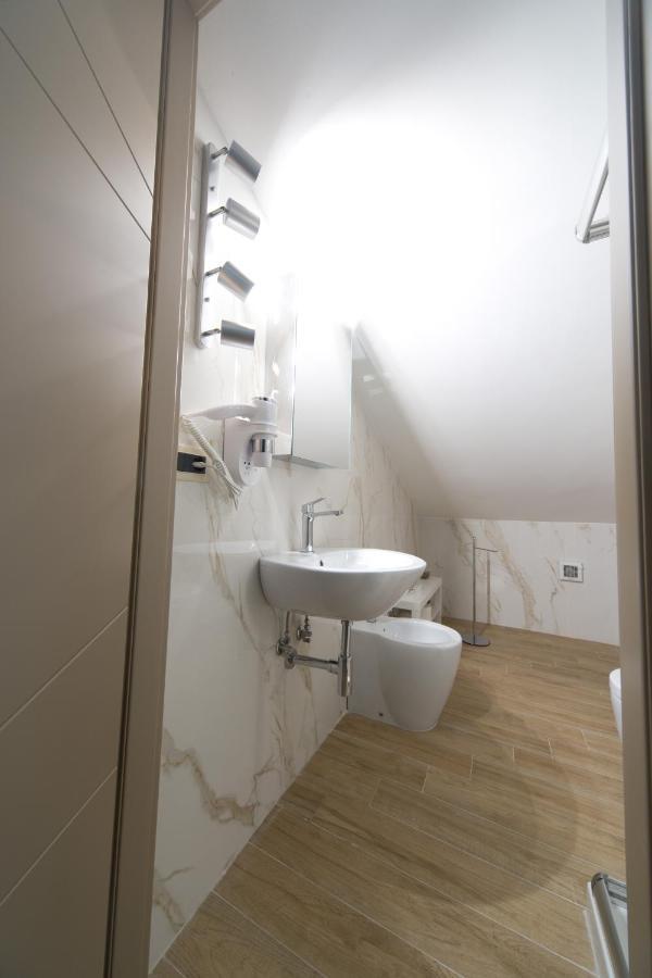 Slow Chic Apartment Beb Policlinico Messina Buitenkant foto